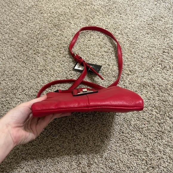 NWT Tignanello Genuine Leather Organizer Red Crossbody Bag Women’s Lined Pocket - Picture 7 of 14